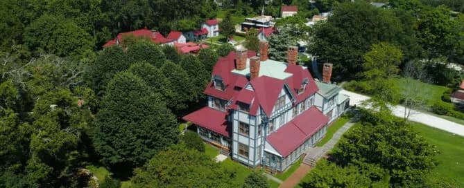 Cover image for Emlen Physick Estate