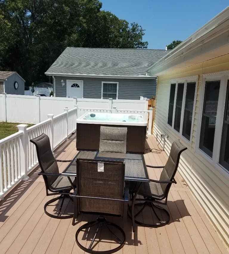 Hot Tub Heaven , DOG FRIENDLY, Fenced Yard