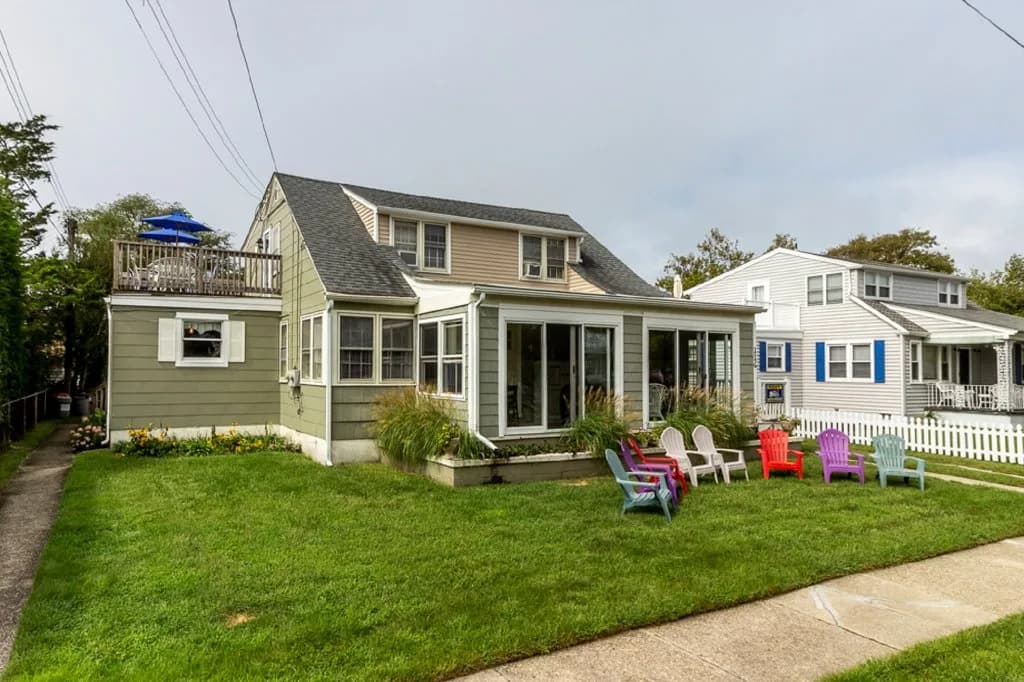 Cozy Condo, Cape May, Walk one Block to Beach!