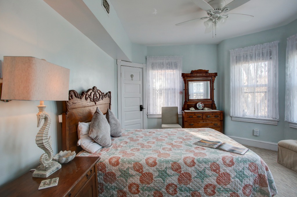 Rose Suite: Unforgettable Cape May Vacation Rental Experience