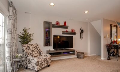 Beautiful condo with meadow & creek views in town ($2900/week)